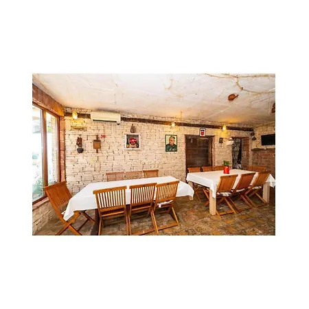 2 Bedroom Beautiful In Apartment