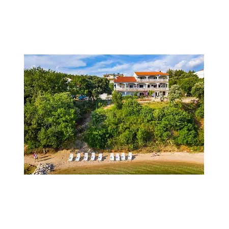 2 Bedroom Beautiful In