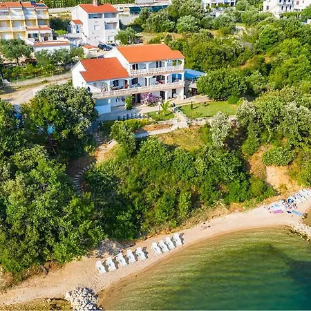 Apartment 2 Bedroom Beautiful In *