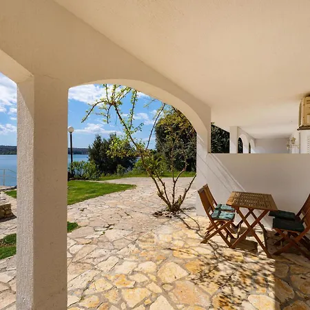 2 Bedroom Beautiful In