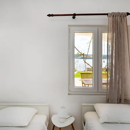 2 Bedroom Beautiful In Posedarje